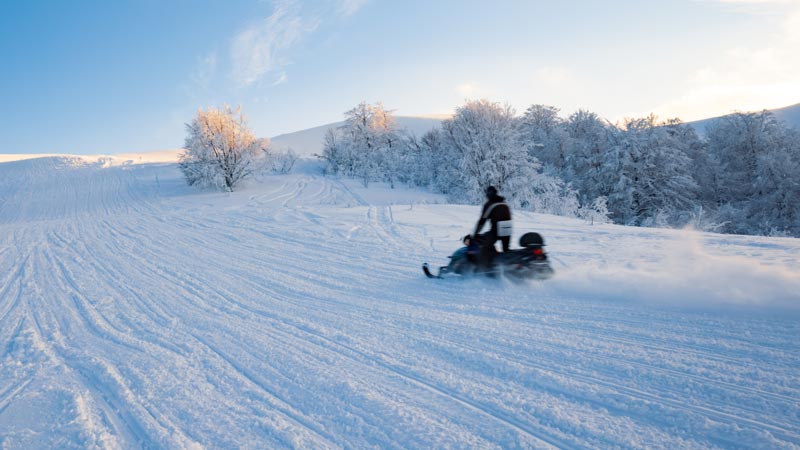 ADMA-Slim für Anwendung im Schneemobil